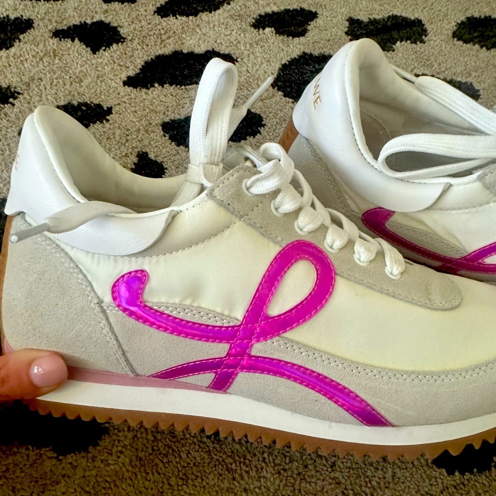 Loewe Flow Runner white with magenta logo. New without tags/never worn.